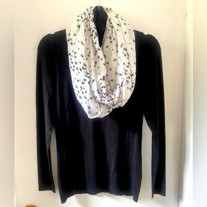 ⭐️💲5 add-on⭐️ Black & white infinity scarf
